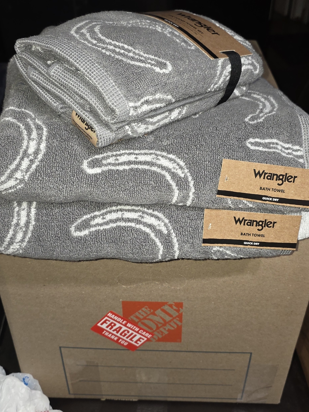 Wrangler Gray Bath Towel - Quick Dry - Picture 2 of 6